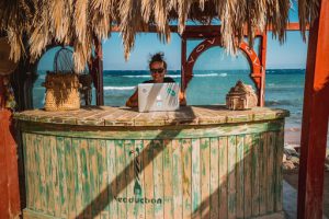 6 tips you need to know on how to become a digital nomad without risk